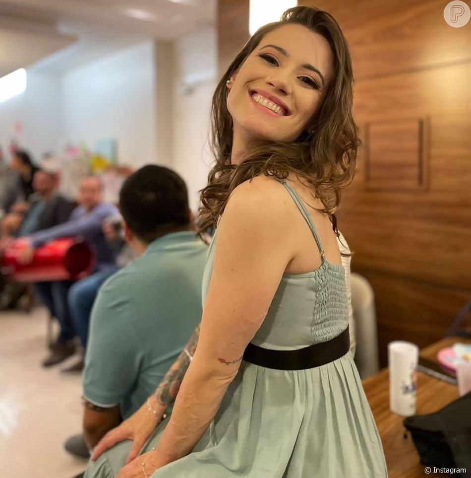  Sobrevivente da tragdia da Boate Kiss a fisioterapeuta peditrica Jssica Duarte tem utilizado o Instagram para contar vivncias sobre o ocorrido 